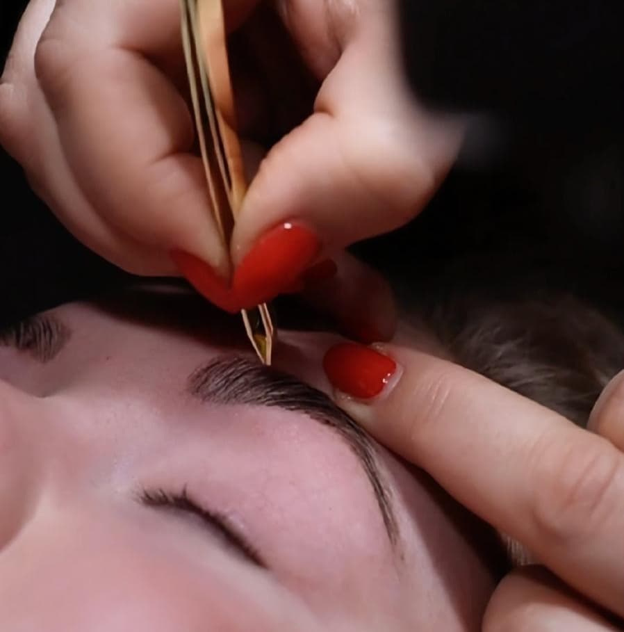 Augenbrauen Schulung